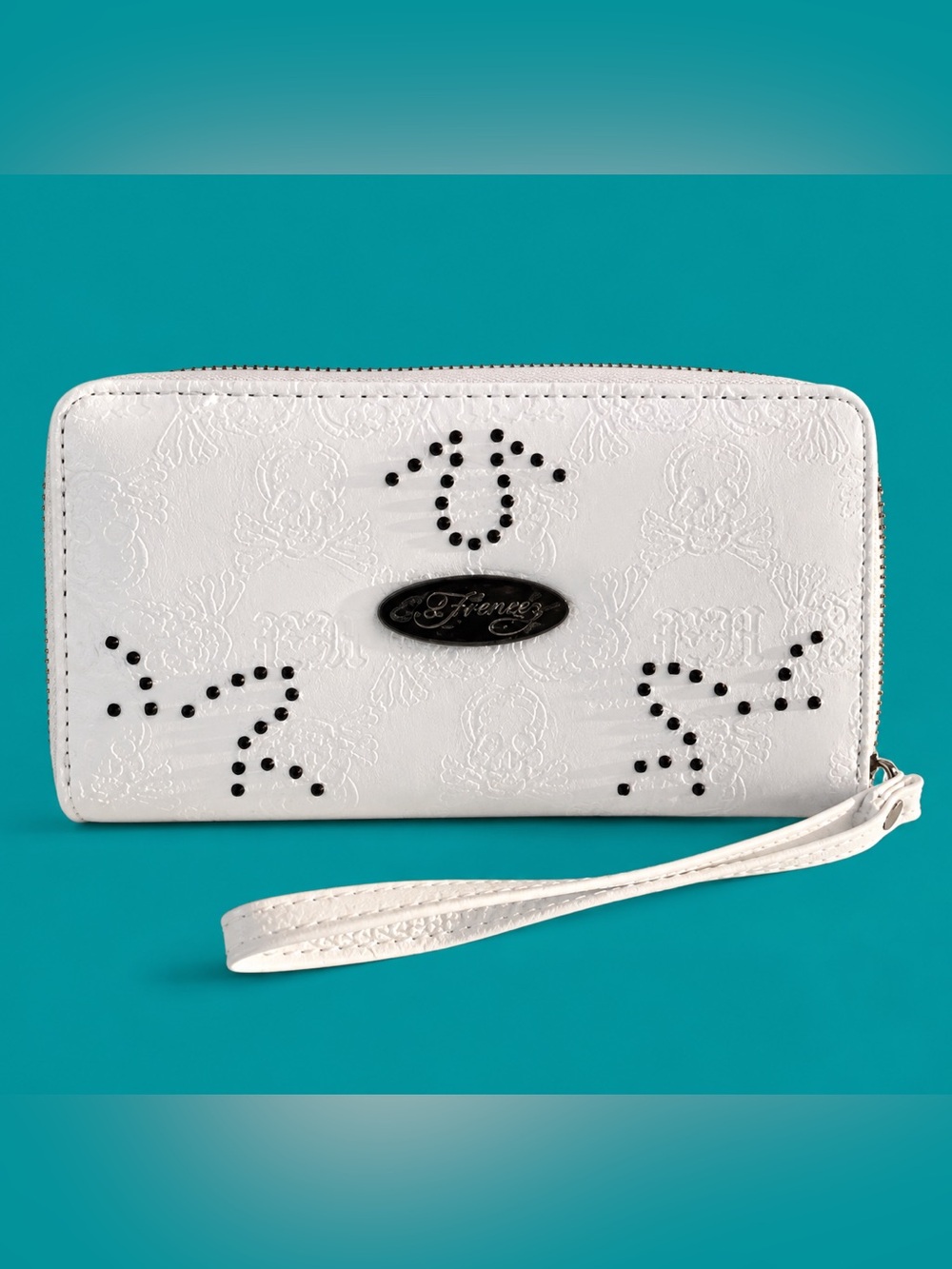 NWT 🖤☠️🖤 Ed Hardy White Embossed Wristlet with Black Stud Accents